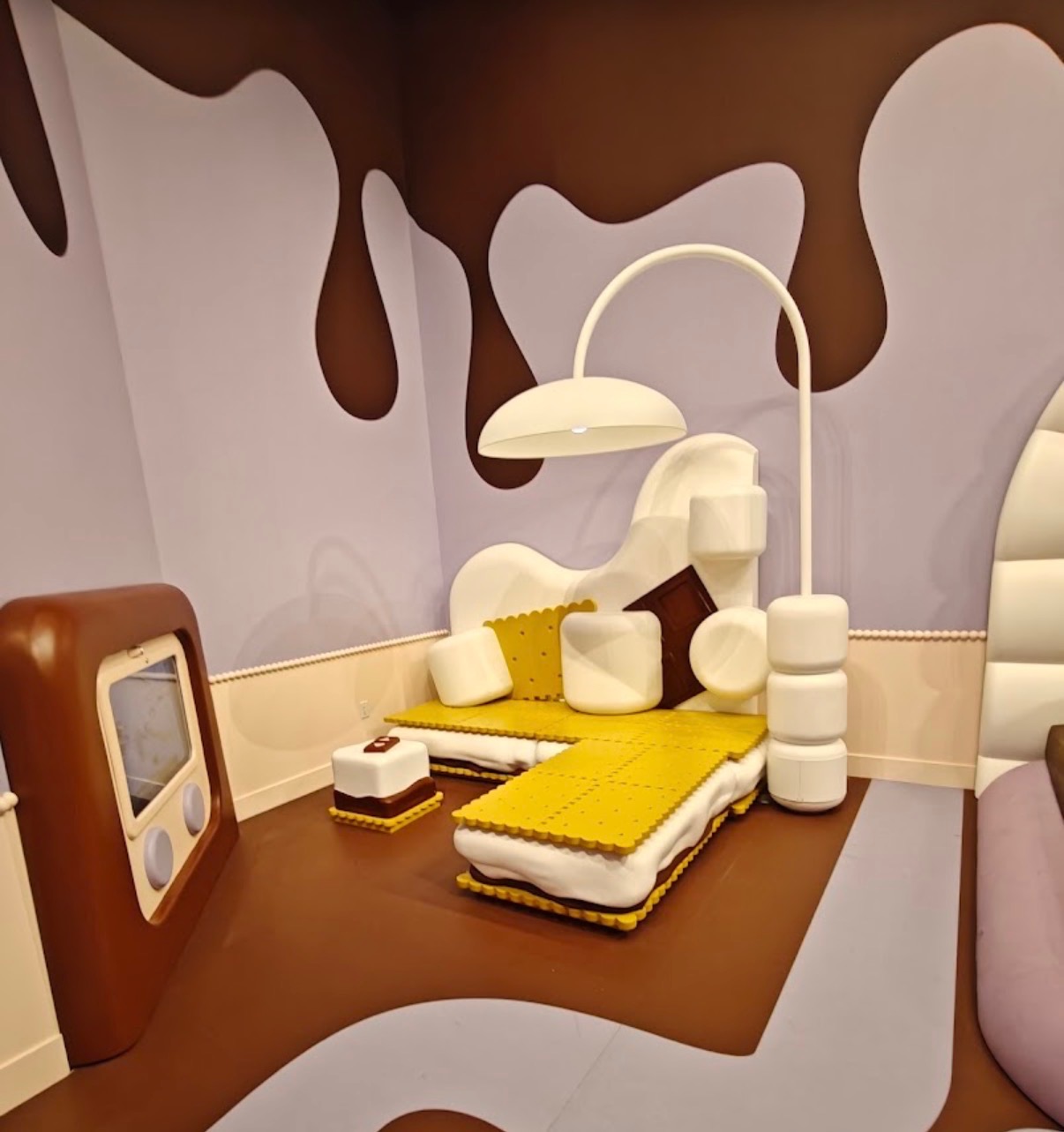 Instalación temática de chocolate y malvaviscos en el Museum of Ice Cream